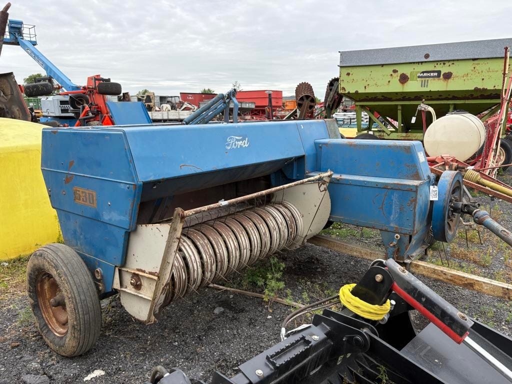 Ford 530 Equipment Image0