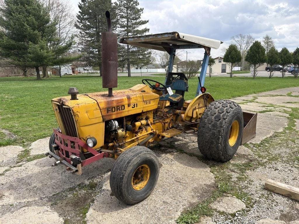 Ford 531 Equipment Image0