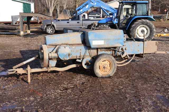 Image of Ford 532 equipment image 4