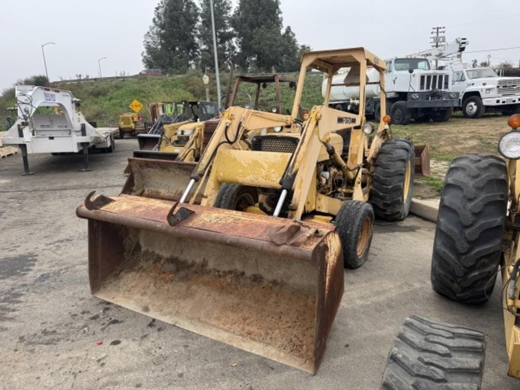 Ford 545 Equipment Image0