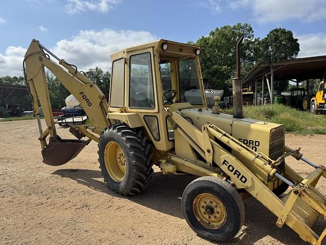 Image of Ford 550 equipment image 4
