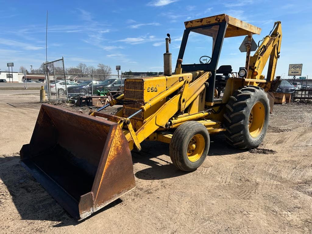 Ford 550 Equipment Image0