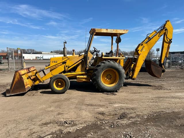 Image of Ford 550 equipment image 1