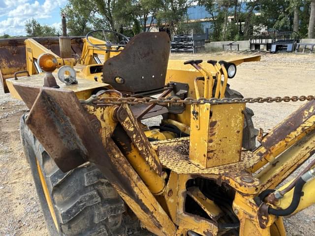 Image of Ford 550 equipment image 4