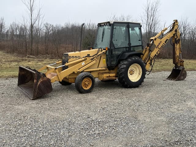 Image of Ford 555 equipment image 1