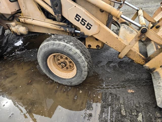 Image of Ford 555 equipment image 4