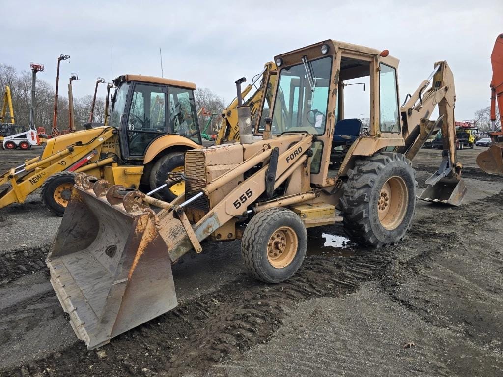 Ford 555 Equipment Image0