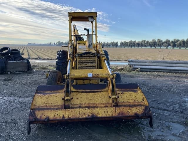 Image of Ford 555 equipment image 1