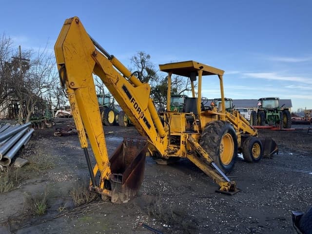 Image of Ford 555 equipment image 4