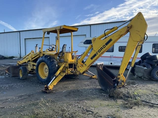 Image of Ford 555 equipment image 3