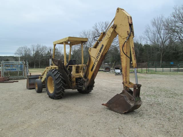 Image of Ford 555 equipment image 3