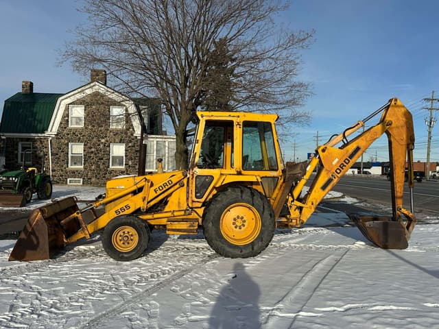 Image of Ford 555 equipment image 2