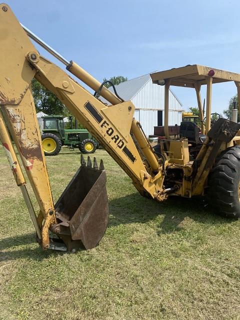 Image of Ford 555 equipment image 3
