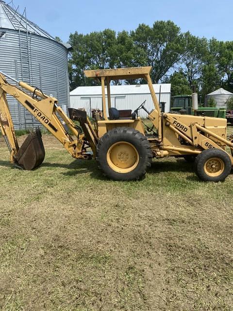 Image of Ford 555 equipment image 1