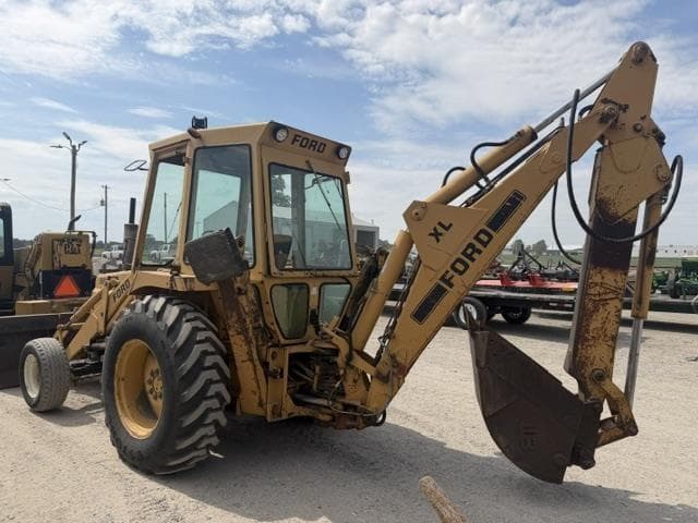Image of Ford 555A equipment image 3