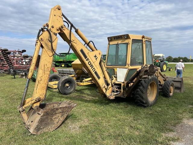 Image of Ford 555A equipment image 3
