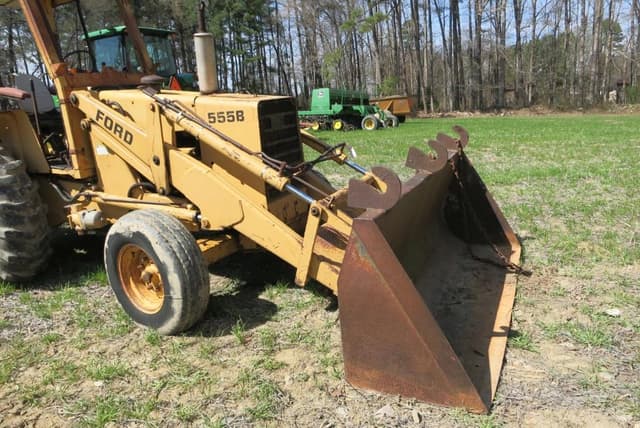 Image of Ford 555B equipment image 1