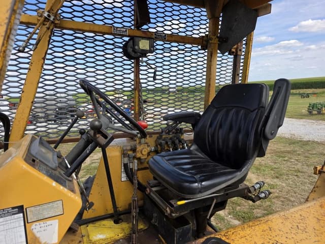 Image of Ford 555B equipment image 3