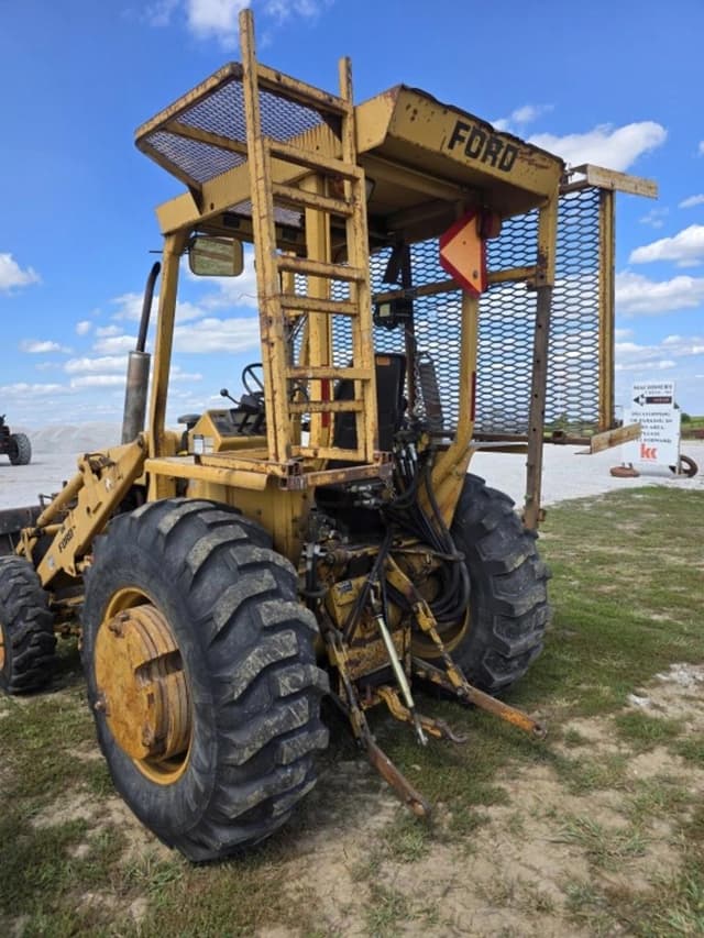 Image of Ford 555B equipment image 4