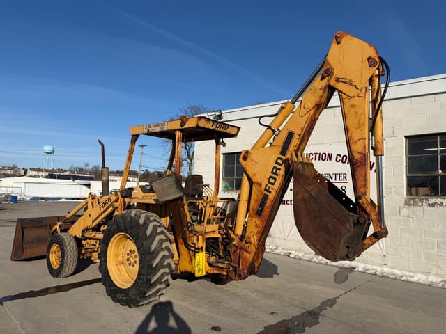 Image of Ford 555B equipment image 3