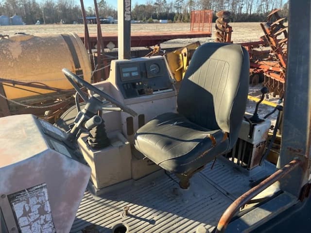 Image of Ford 555C equipment image 4