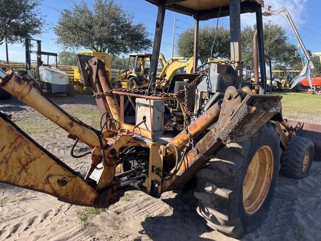 Image of Ford 555C equipment image 3