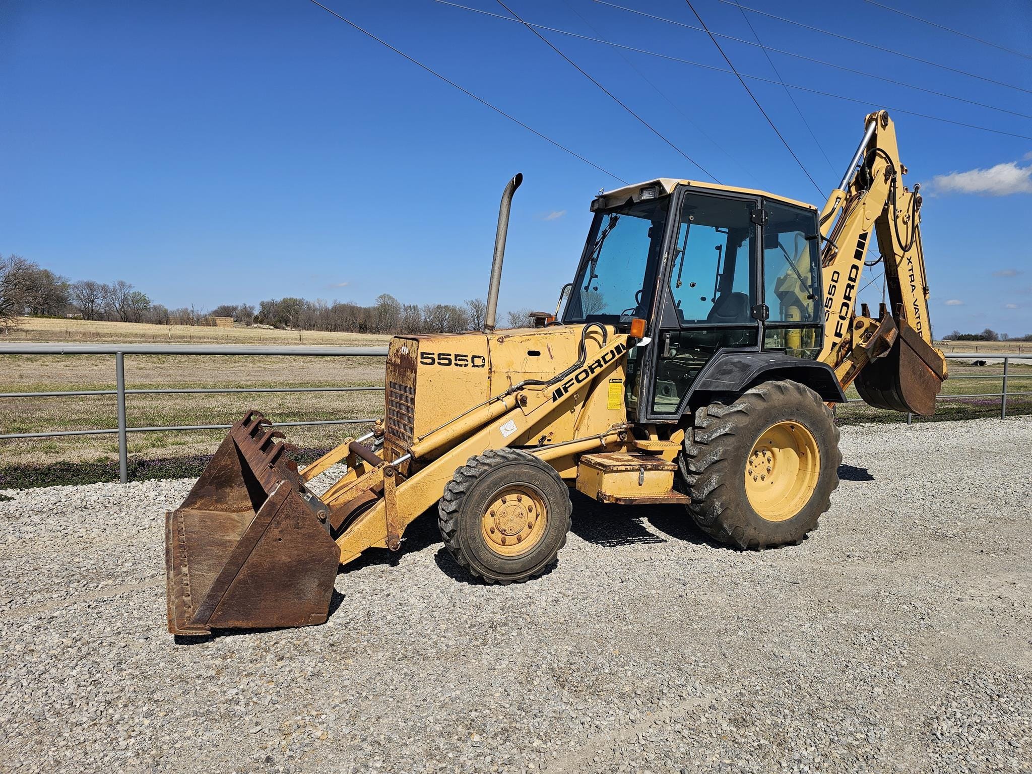 Ford 555D Equipment Image0