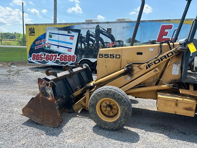 Image of Ford 555D equipment image 4