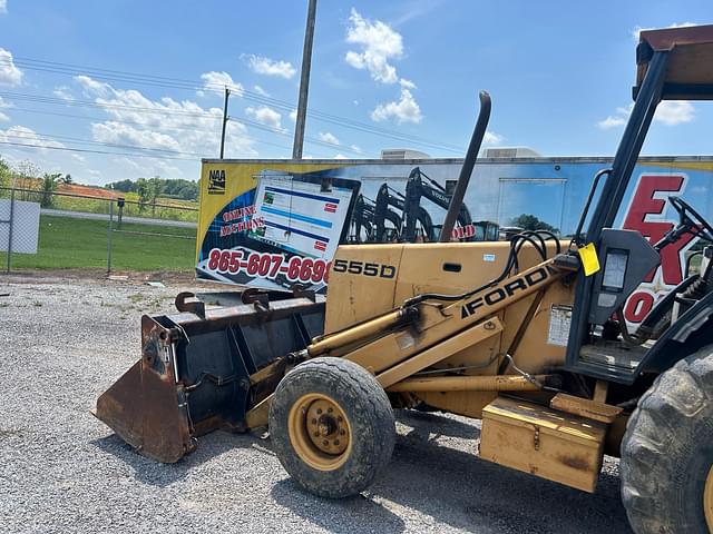 Image of Ford 555D equipment image 3