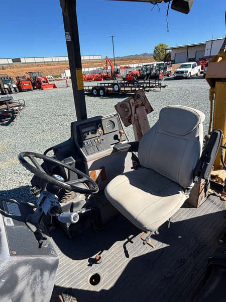 Image of Ford 555D equipment image 4