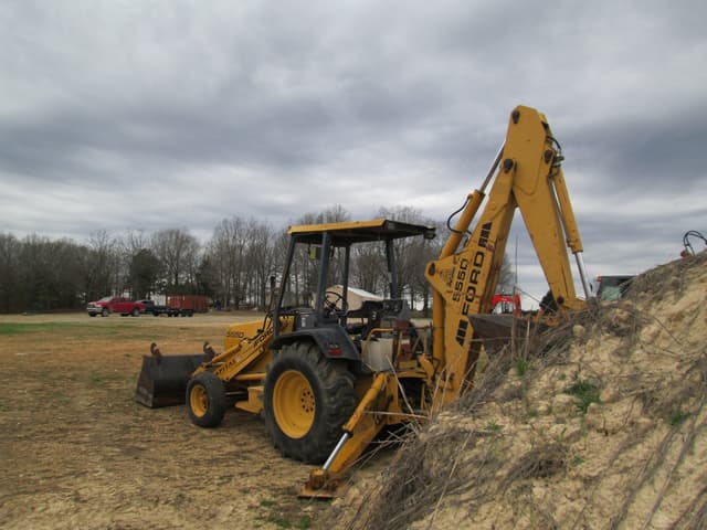 Image of Ford 555D equipment image 3