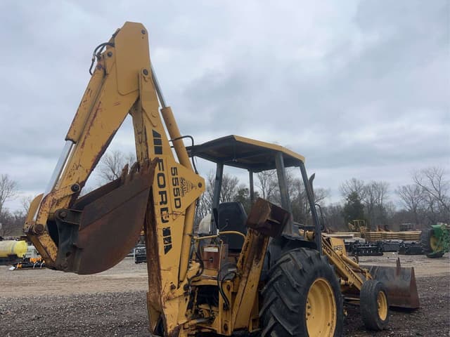 Image of Ford 555D equipment image 3
