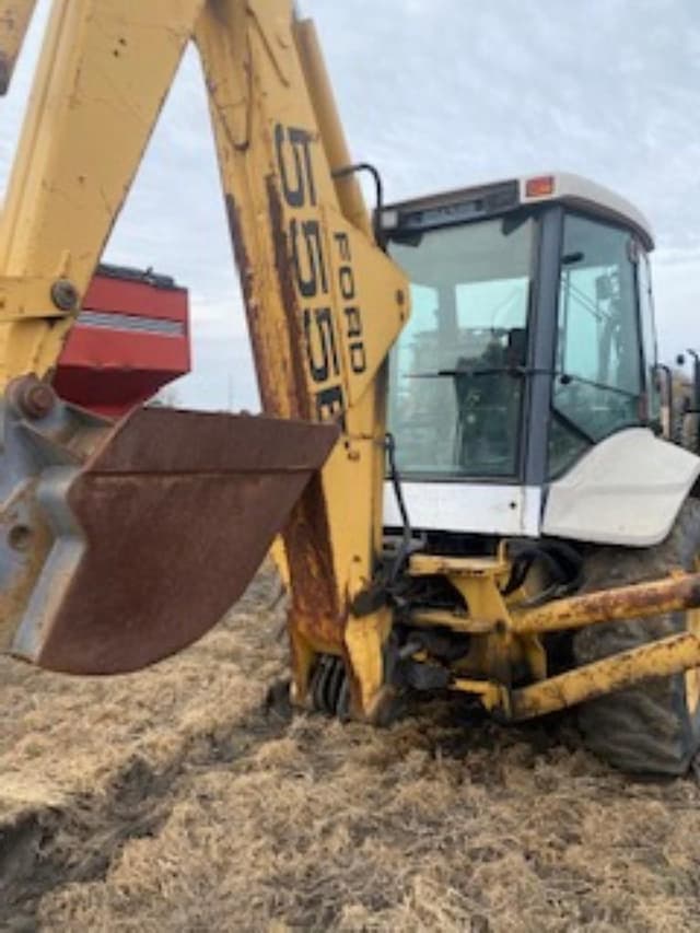 Image of Ford 555E equipment image 4