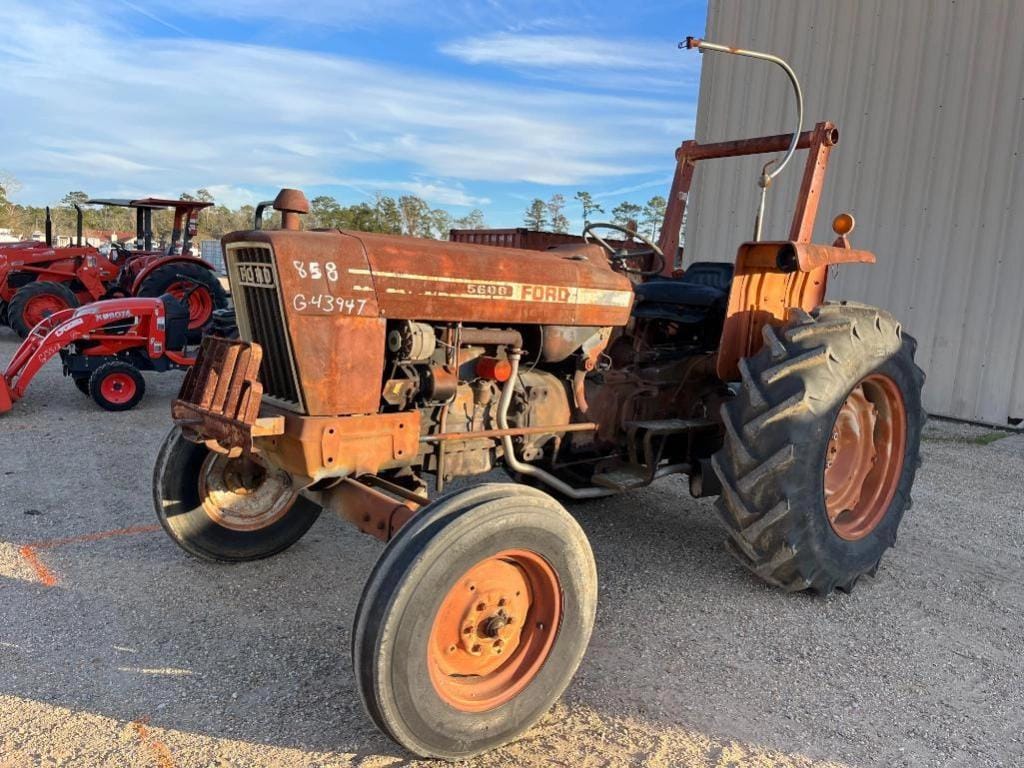 Main image Ford 5600