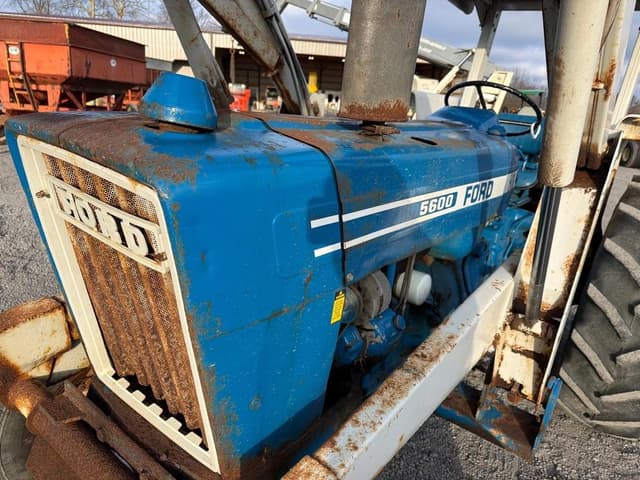 Image of Ford 5600 equipment image 2