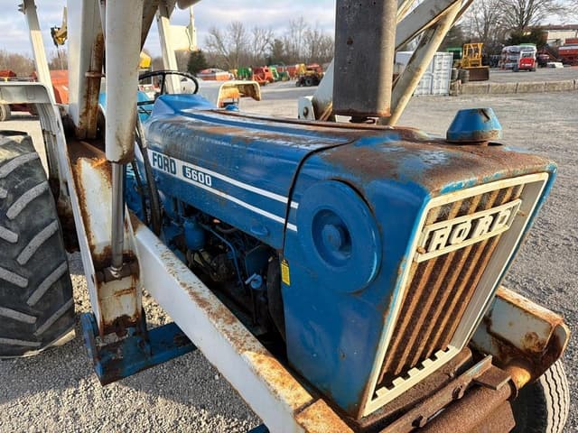Image of Ford 5600 equipment image 3