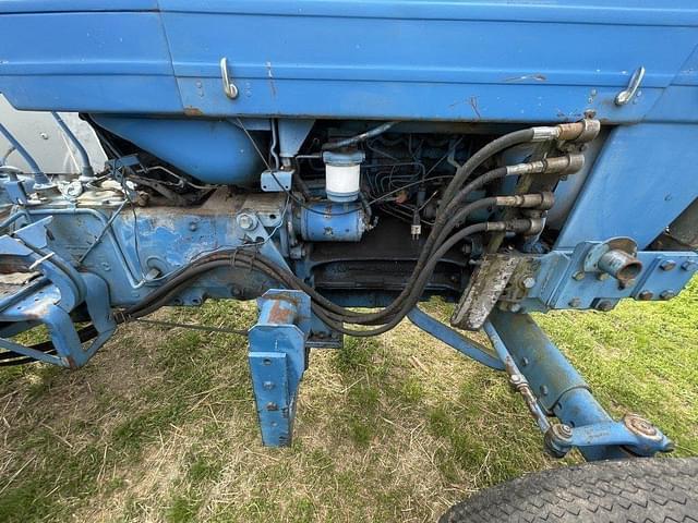 Image of Ford 5600 equipment image 3