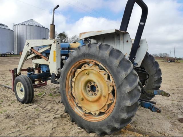 Image of Ford 5610 equipment image 4