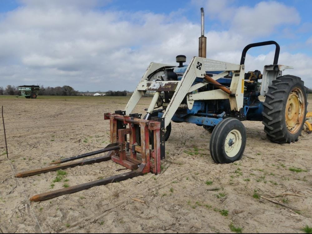 Ford 5610 Equipment Image0