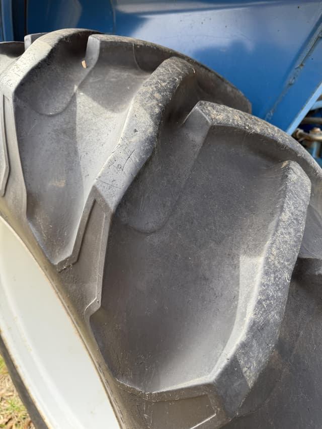 Image of Ford 5610 equipment image 4