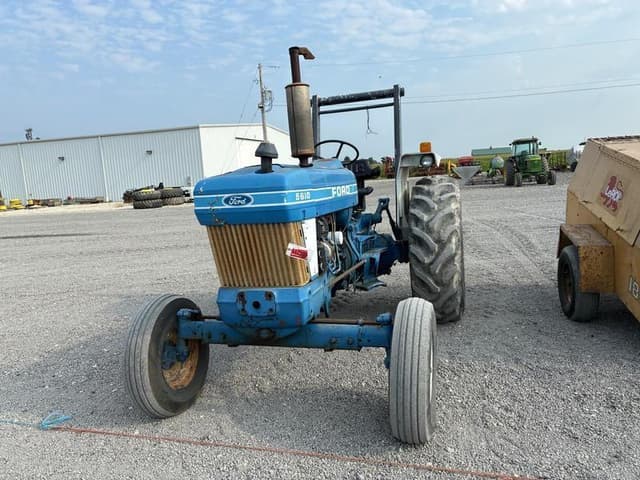Image of Ford 5610 equipment image 2