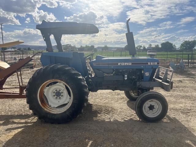 Image of New Holland 5610S equipment image 3