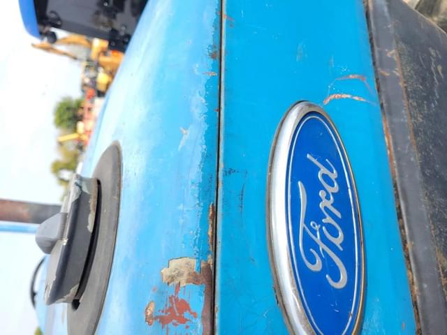 Image of Ford 5640 equipment image 4