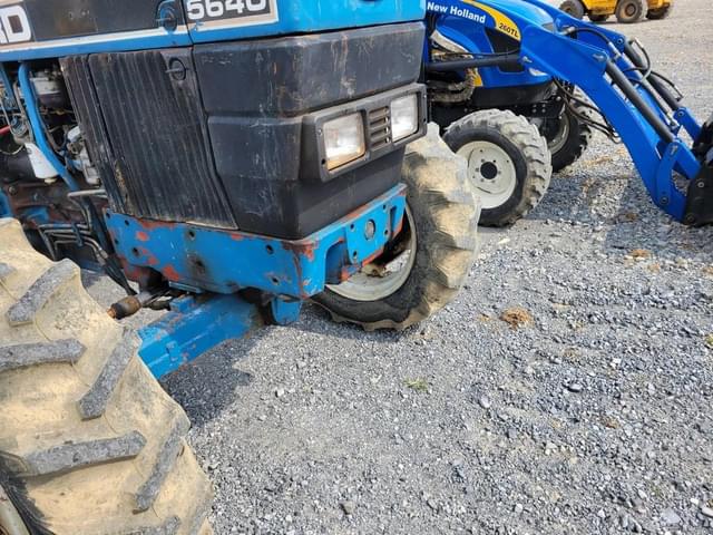 Image of Ford 5640 equipment image 2