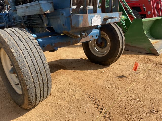 Image of Ford 5900 equipment image 4