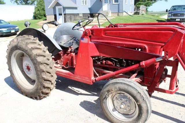 Image of Ford 600 equipment image 2