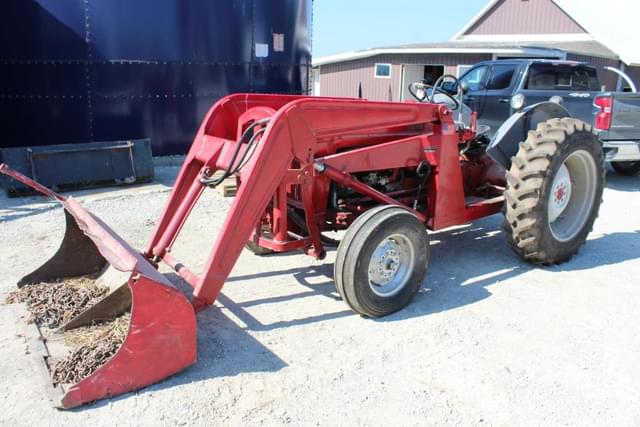 Image of Ford 600 equipment image 3