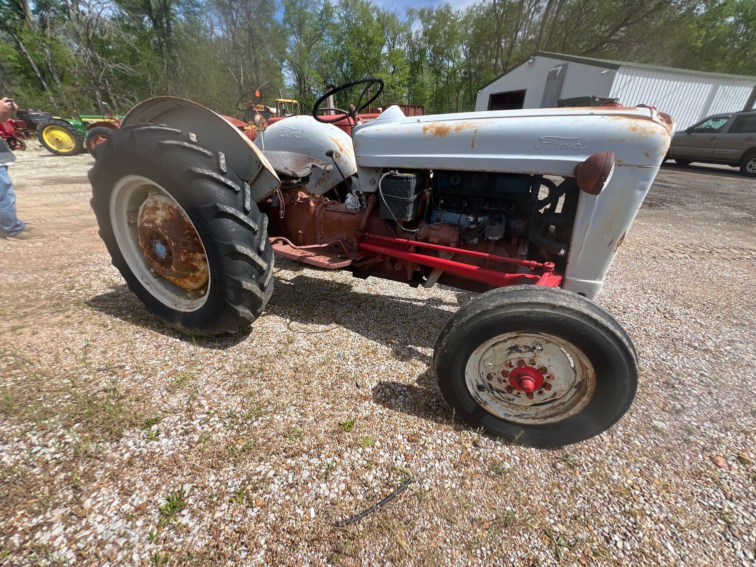 Ford 600 Equipment Image0