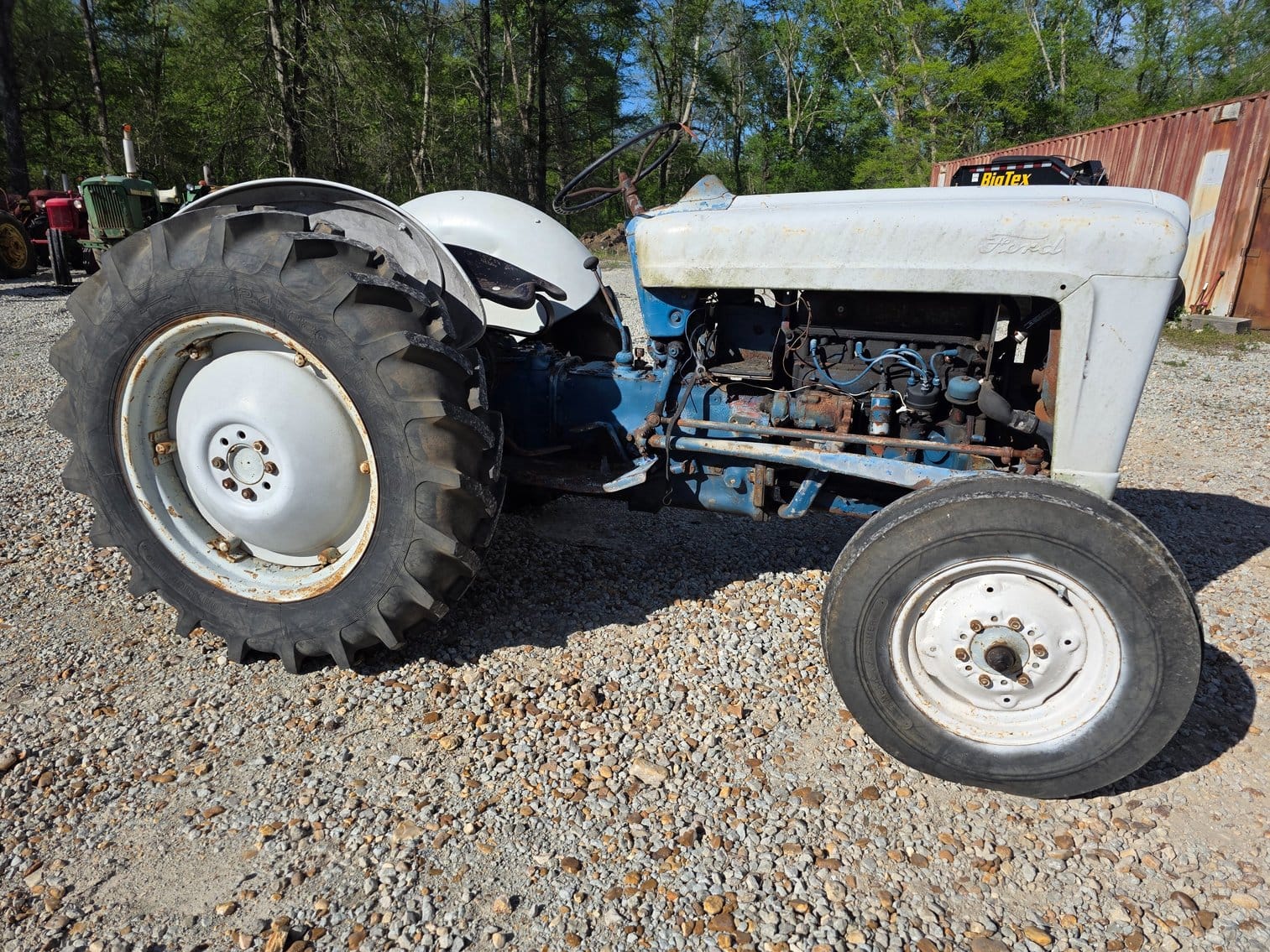 Ford 600 Equipment Image0