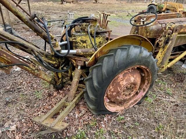 Image of Ford 600 equipment image 3